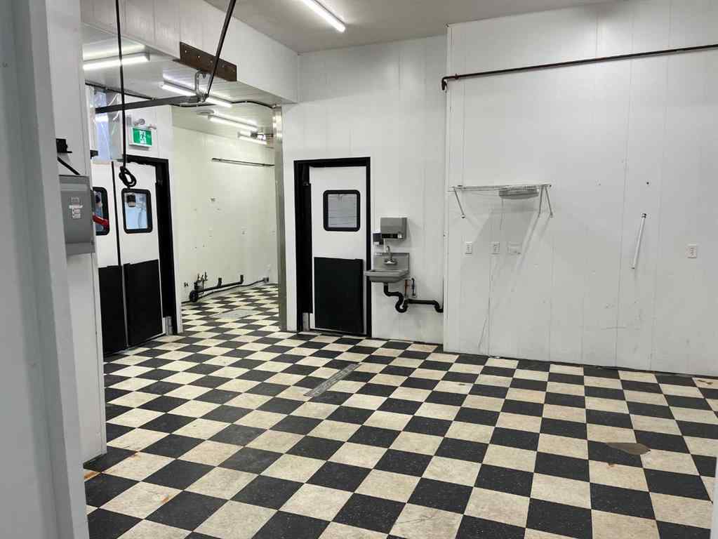 MLS® A2197518 - 101, 701 Centre Street SW in Central High River High River, Commercial