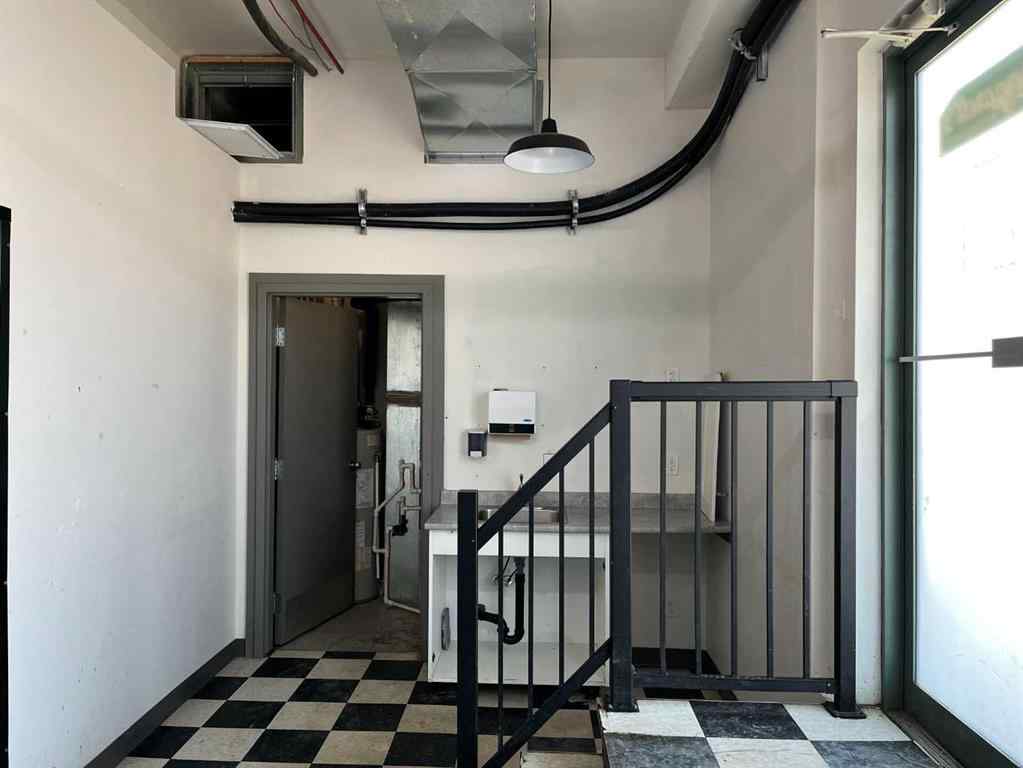 MLS® A2197518 - 101, 701 Centre Street SW in Central High River High River, Commercial