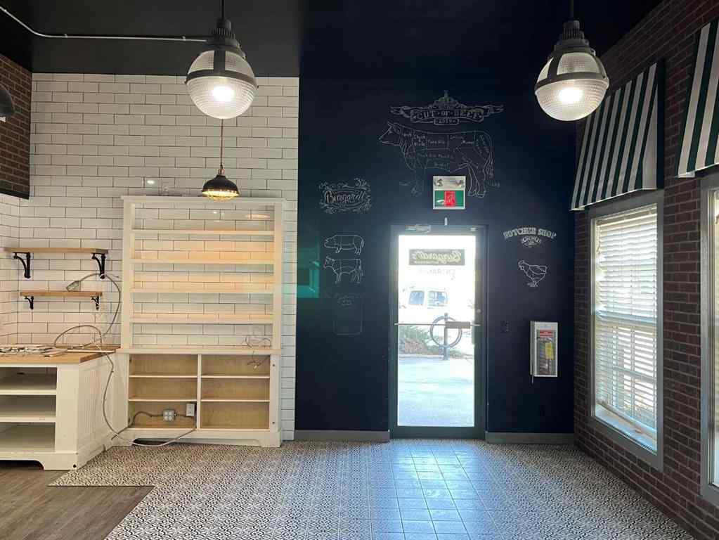 MLS® A2197518 - 101, 701 Centre Street SW in Central High River High River, Commercial