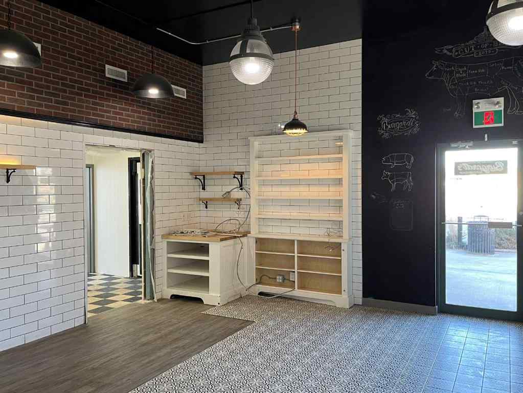 MLS® A2197518 - 101, 701 Centre Street SW in Central High River High River, Commercial