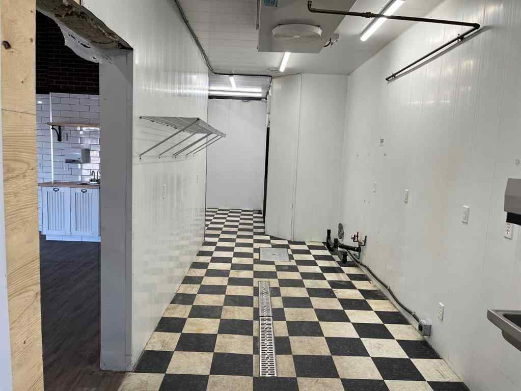 MLS® A2197518 - 101, 701 Centre Street SW in Central High River High River, Commercial