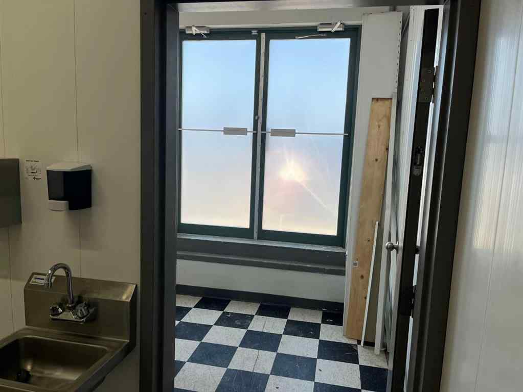 MLS® A2197518 - 101, 701 Centre Street SW in Central High River High River, Commercial