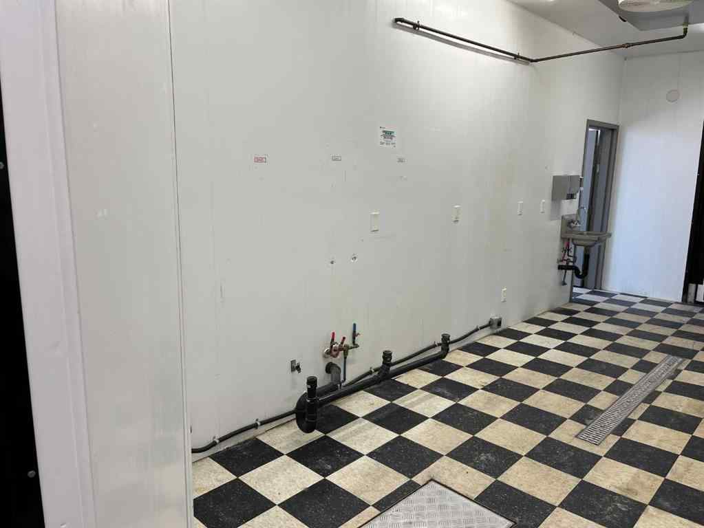 MLS® A2197518 - 101, 701 Centre Street SW in Central High River High River, Commercial