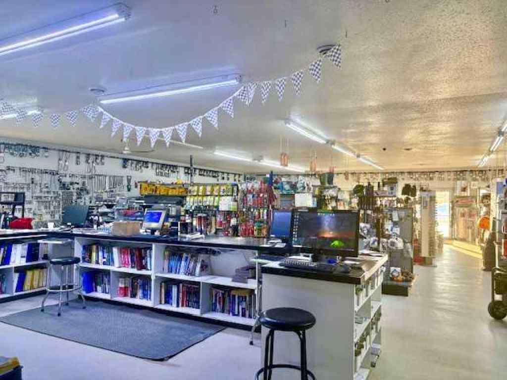 MLS® A2197745 - 4624 47 Street  in Hardisty Hardisty, Commercial