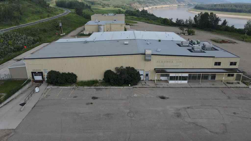 MLS® A2197781 - 8610 87 Avenue  in Industrial Area Peace River, Commercial