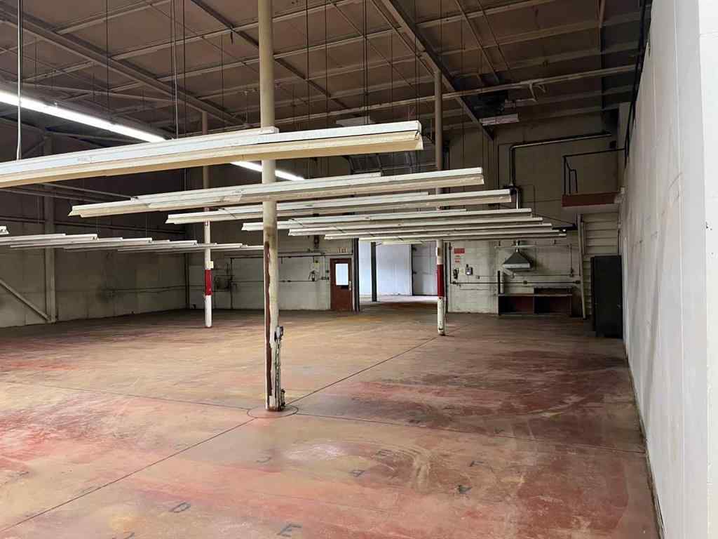 MLS® A2197781 - 8610 87 Avenue  in Industrial Area Peace River, Commercial