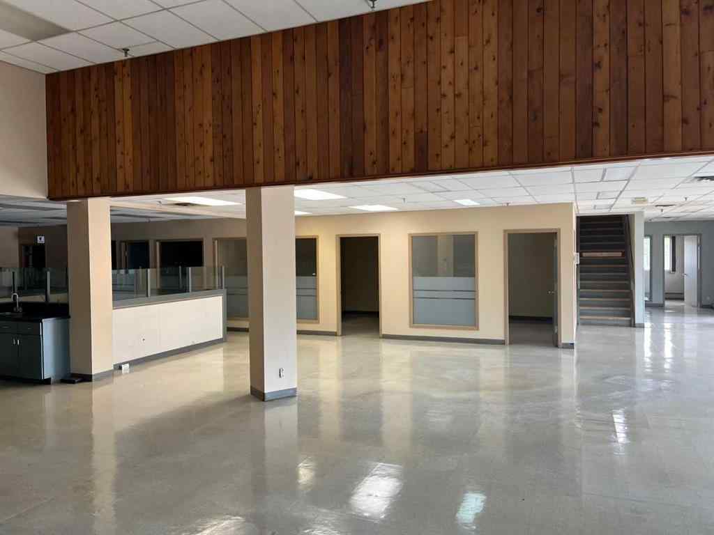 MLS® A2197781 - 8610 87 Avenue  in Industrial Area Peace River, Commercial