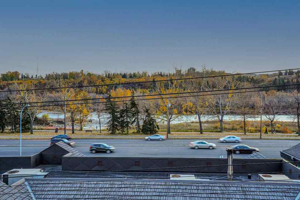 MLS® A2197870 - Unit #2 2633 1 Avenue NW in West Hillhurst Calgary, Residential