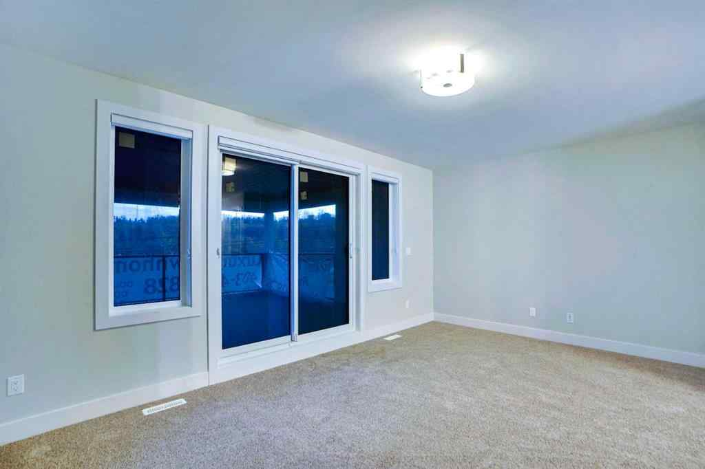 MLS® A2197870 - Unit #2 2633 1 Avenue NW in West Hillhurst Calgary, Residential