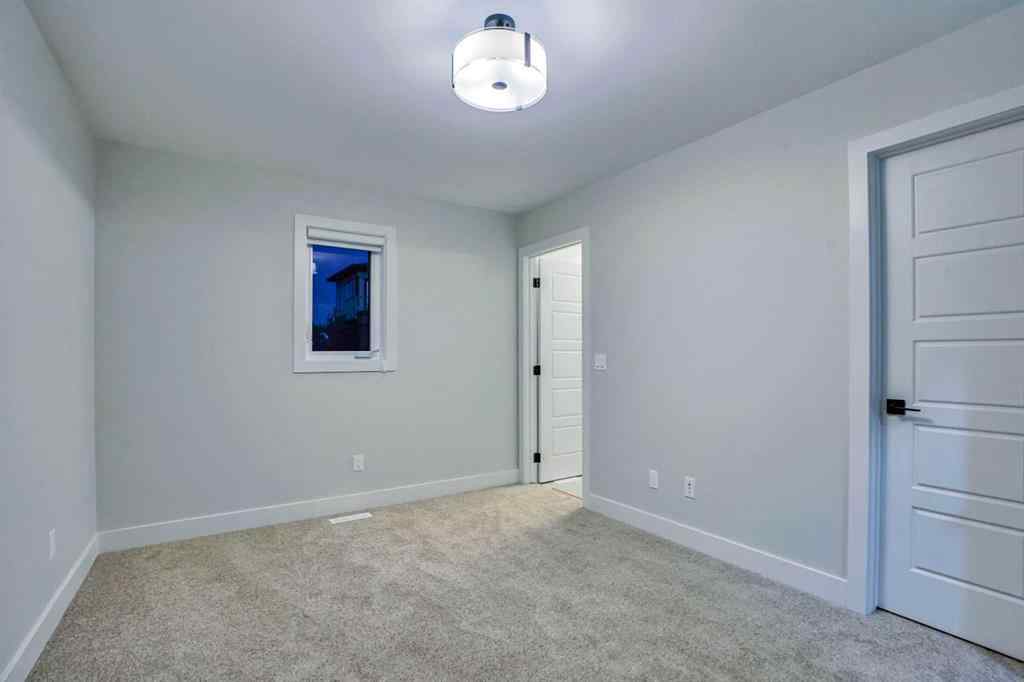 MLS® A2197870 - Unit #2 2633 1 Avenue NW in West Hillhurst Calgary, Residential