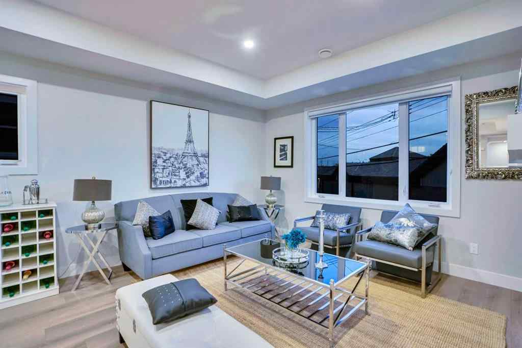 MLS® A2197870 - Unit #2 2633 1 Avenue NW in West Hillhurst Calgary, Residential