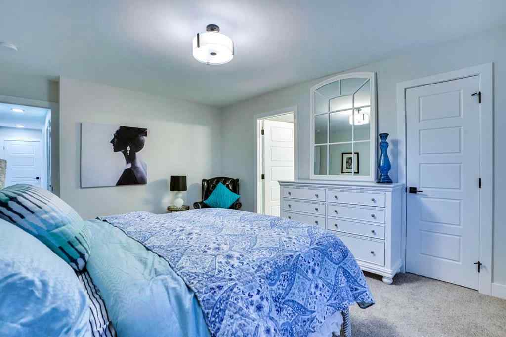 MLS® A2197870 - Unit #2 2633 1 Avenue NW in West Hillhurst Calgary, Residential