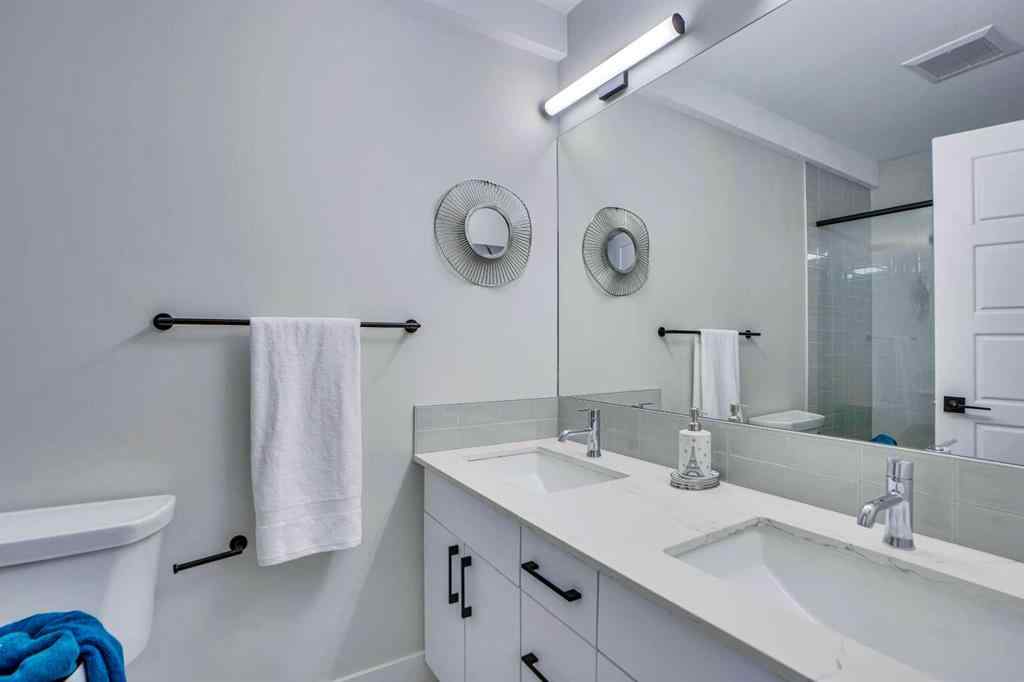 MLS® A2197870 - Unit #2 2633 1 Avenue NW in West Hillhurst Calgary, Residential
