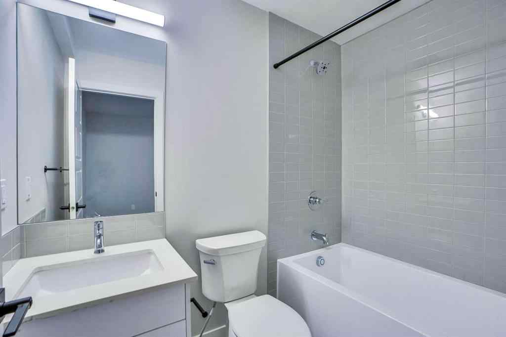 MLS® A2197870 - Unit #2 2633 1 Avenue NW in West Hillhurst Calgary, Residential