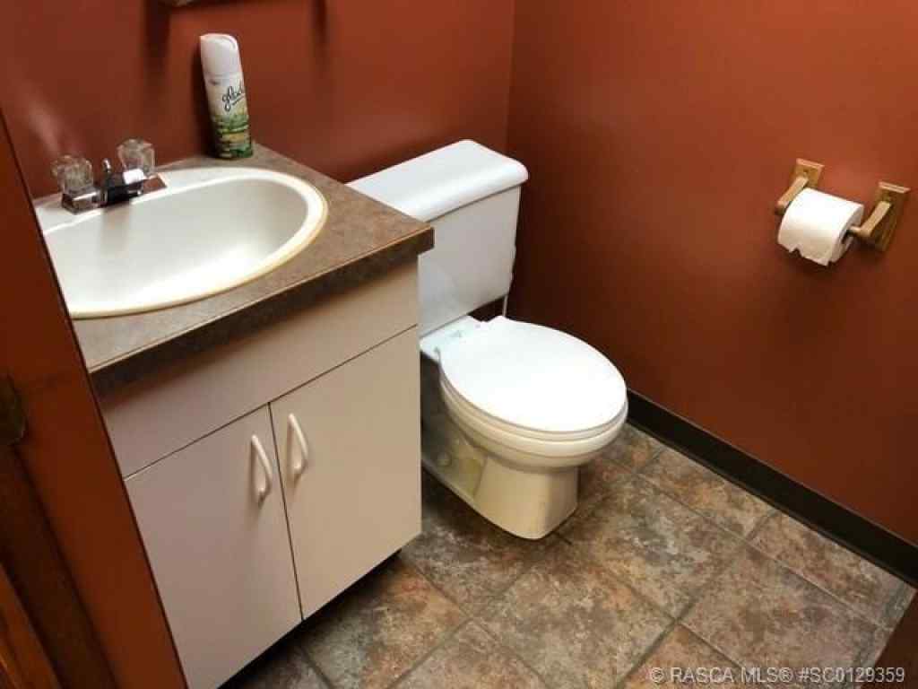 MLS® A2198013 - 800 SOUTH RAILWAY Avenue W in Downtown Drumheller Drumheller, Commercial
