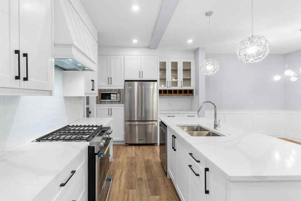 MLS® A2198348 - 700 Mandalay Link  in NONE Carstairs, Residential