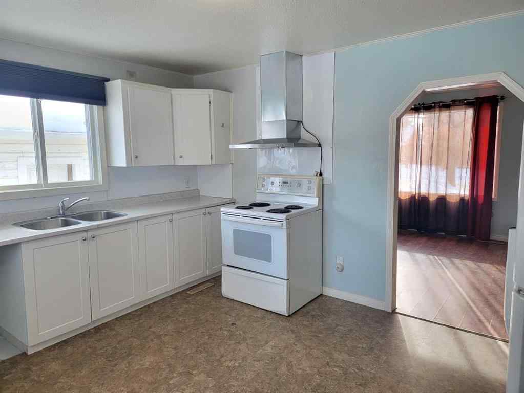 MLS® A2198588 - 5010 57 Street  in West Lloydminster Lloydminster, Residential