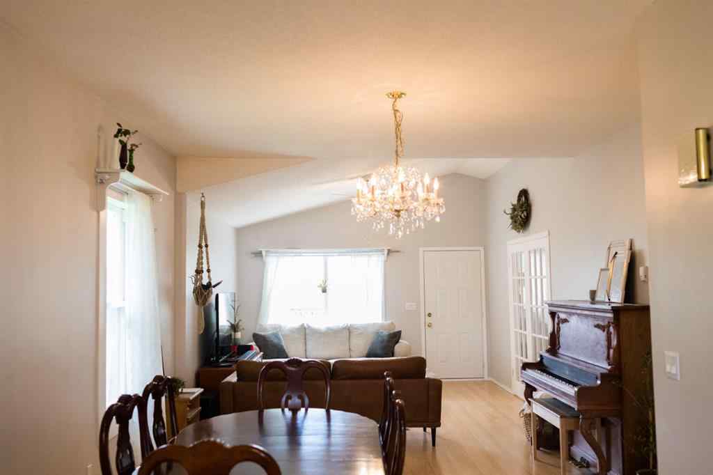 MLS® A2198653 - 812 Homeseekers Avenue  in NONE Rural Cardston County, Residential