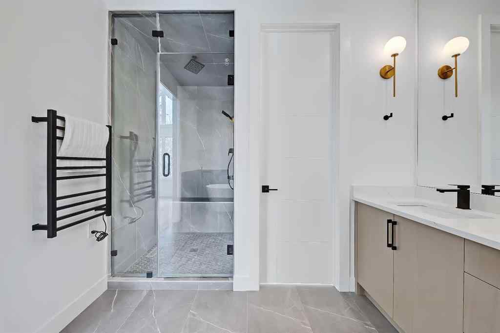 MLS® A2198942 - 215 25 Avenue NW in Tuxedo Park Calgary, Residential