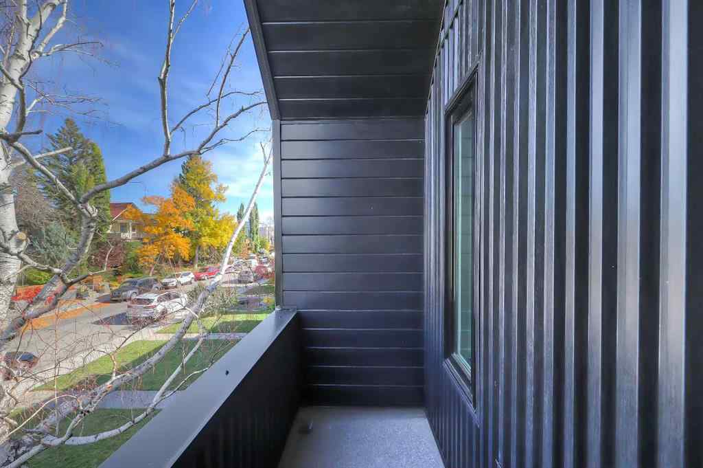 MLS® A2198942 - 215 25 Avenue NW in Tuxedo Park Calgary, Residential