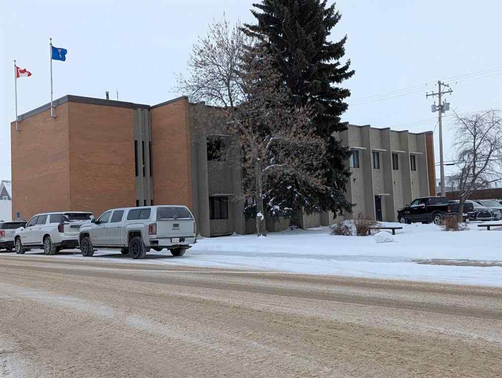 MLS® A2199038 - 5025 50 Street  in NONE Olds, Commercial