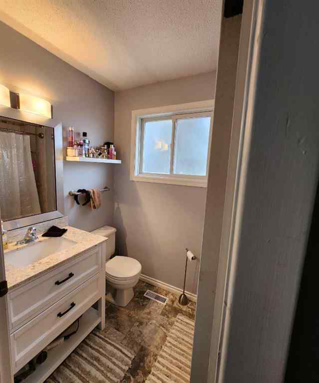 MLS® A2199147 - 300 Hammond Drive  in NONE Fox Creek, Residential