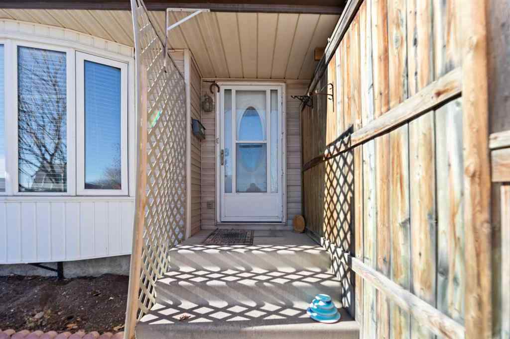 MLS® A2199208 - 49A Fonda Green SE in Forest Heights Calgary, Residential