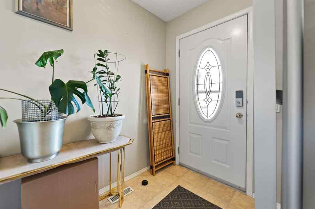 MLS® A2199208 - 49A Fonda Green SE in Forest Heights Calgary, Residential