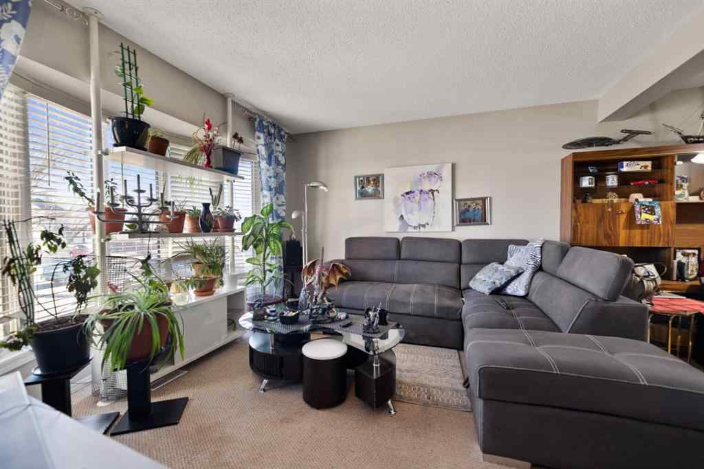 MLS® A2199208 - 49A Fonda Green SE in Forest Heights Calgary, Residential