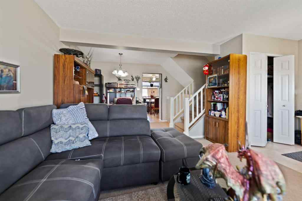 MLS® A2199208 - 49A Fonda Green SE in Forest Heights Calgary, Residential
