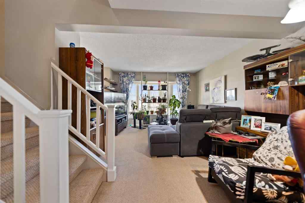 MLS® A2199208 - 49A Fonda Green SE in Forest Heights Calgary, Residential