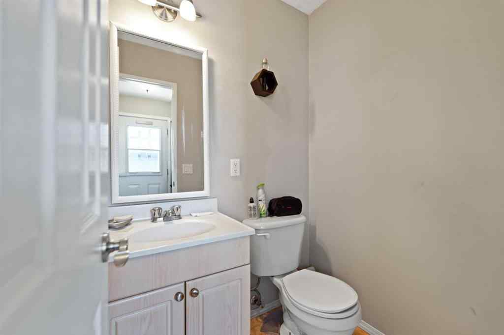 MLS® A2199208 - 49A Fonda Green SE in Forest Heights Calgary, Residential