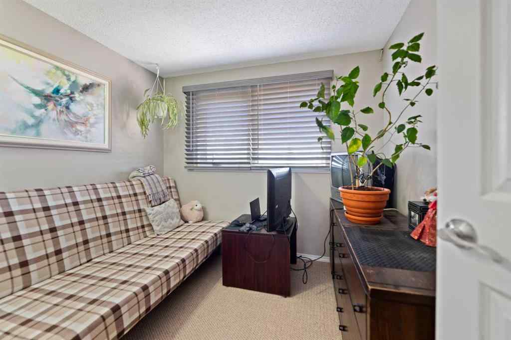 MLS® A2199208 - 49A Fonda Green SE in Forest Heights Calgary, Residential