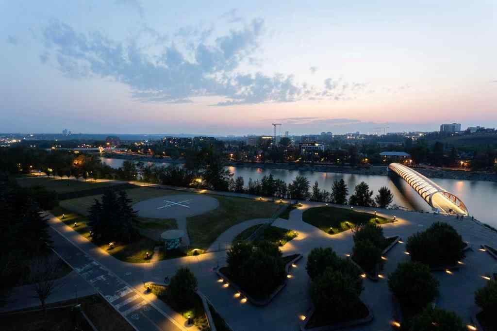 MLS® A2199261 - Unit #811 738 1 Avenue SW in Eau Claire Calgary, Residential