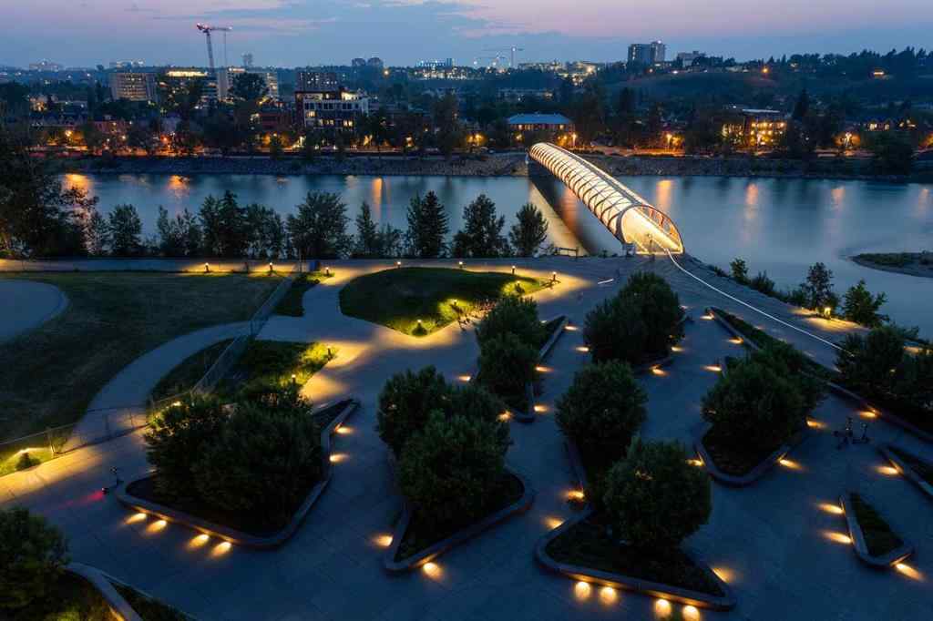 MLS® A2199261 - Unit #811 738 1 Avenue SW in Eau Claire Calgary, Residential