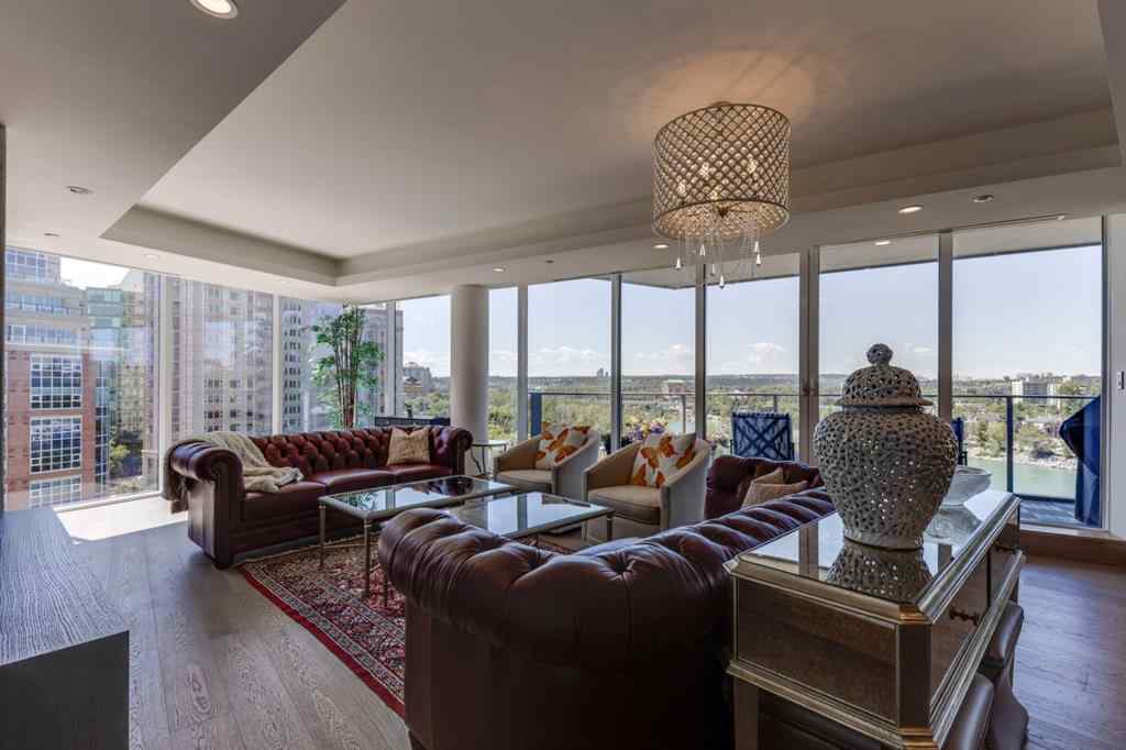 MLS® A2199261 - Unit #811 738 1 Avenue SW in Eau Claire Calgary, Residential