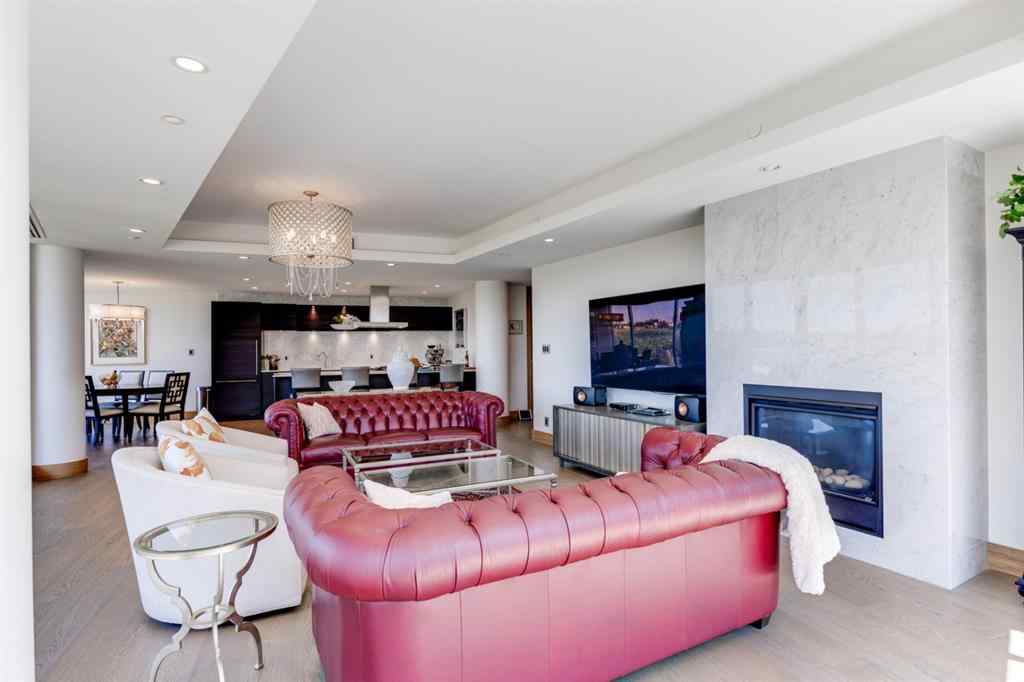 MLS® A2199261 - Unit #811 738 1 Avenue SW in Eau Claire Calgary, Residential