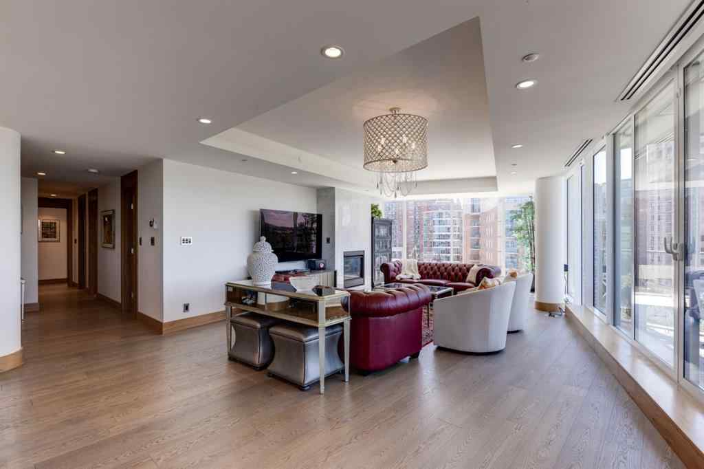 MLS® A2199261 - Unit #811 738 1 Avenue SW in Eau Claire Calgary, Residential