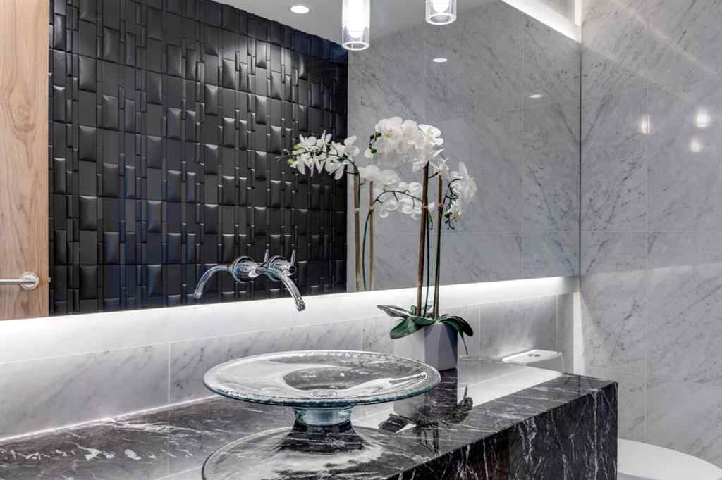 MLS® A2199261 - Unit #811 738 1 Avenue SW in Eau Claire Calgary, Residential