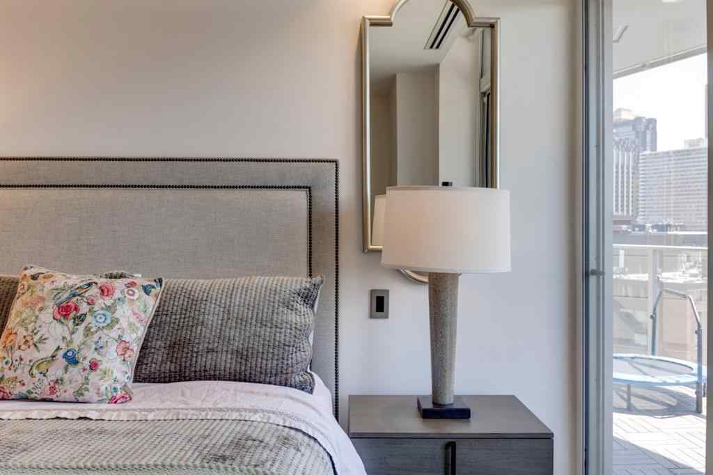 MLS® A2199261 - Unit #811 738 1 Avenue SW in Eau Claire Calgary, Residential