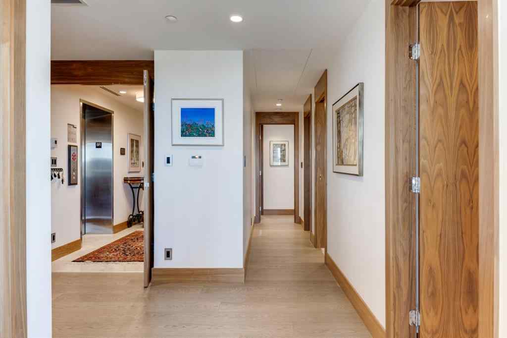 MLS® A2199261 - Unit #811 738 1 Avenue SW in Eau Claire Calgary, Residential