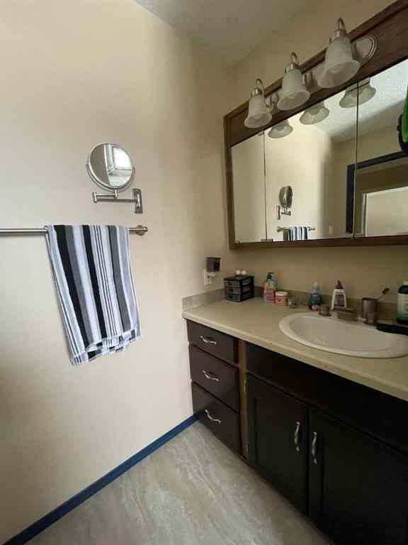 MLS® A2199284 - 10405 Chinchaga Drive  in NONE High Level, Residential