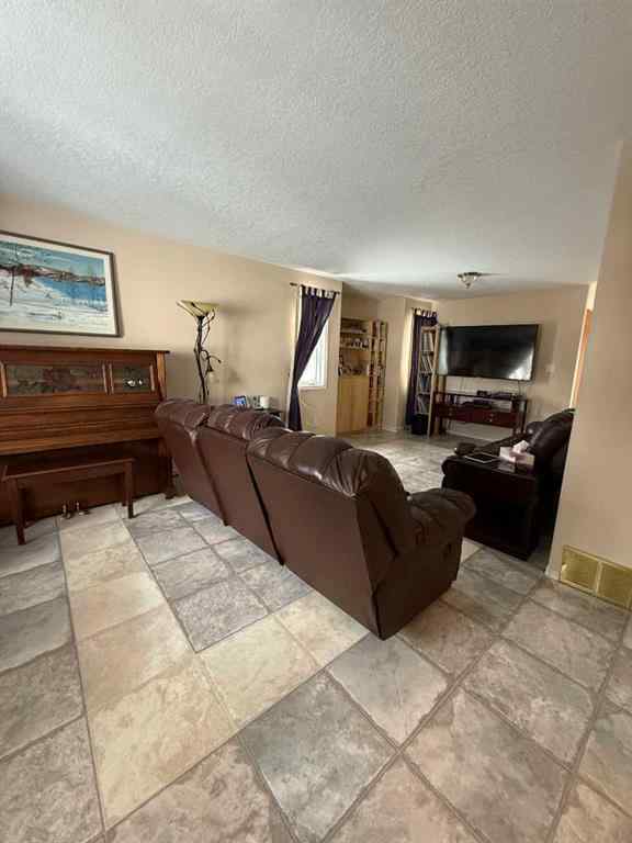 MLS® A2199284 - 10405 Chinchaga Drive  in NONE High Level, Residential