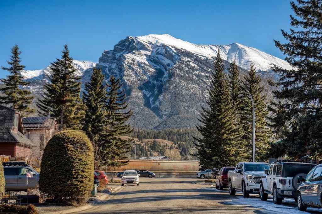 MLS® A2199487 - 20 Pinewood Crescent  in Town Centre_Canmore Canmore, Residential