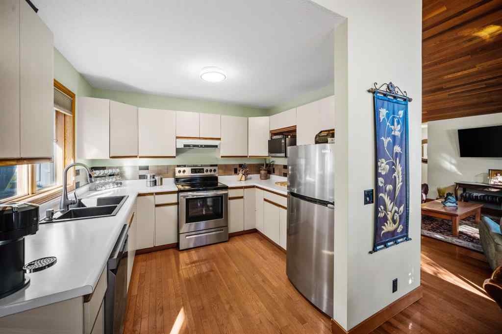 MLS® A2199487 - 20 Pinewood Crescent  in Town Centre_Canmore Canmore, Residential