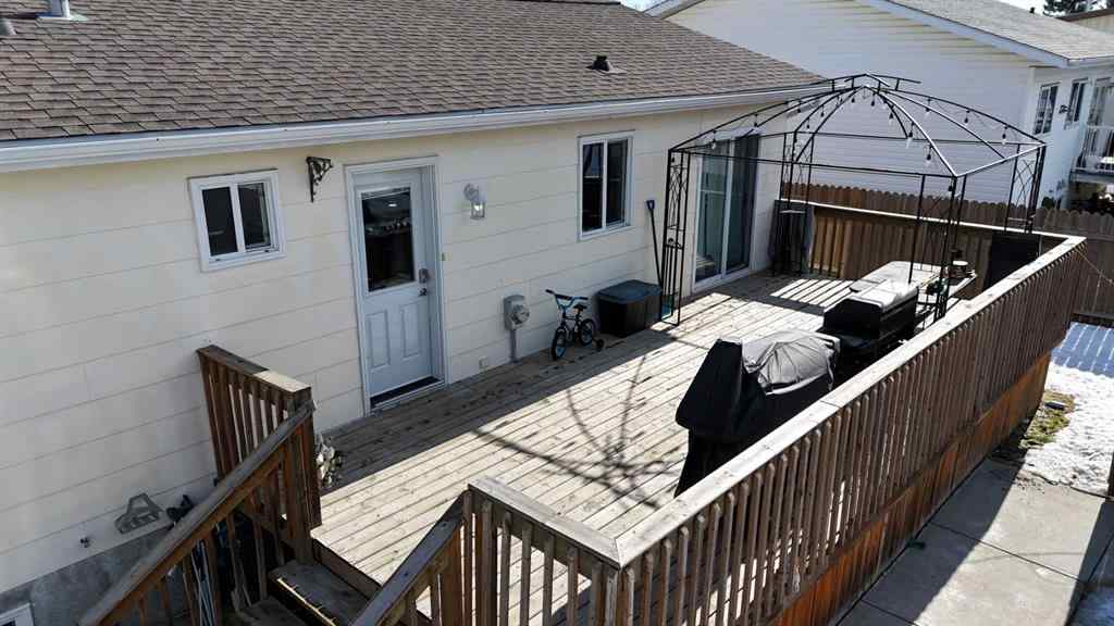 MLS® A2199603 - 1402 Edson Drive   in Edson Edson, Residential