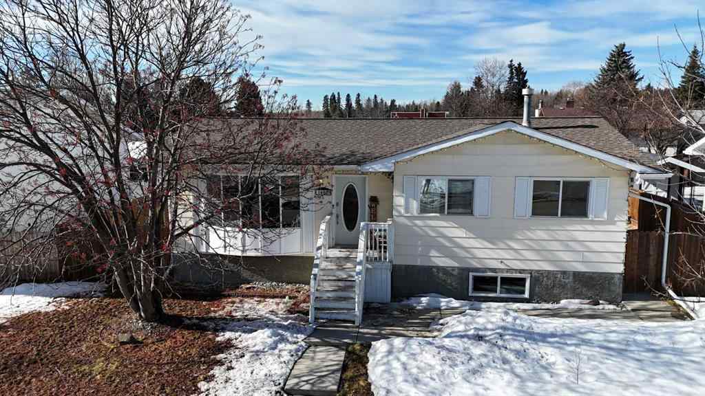MLS® A2199603 - 1402 Edson Drive   in Edson Edson, Residential