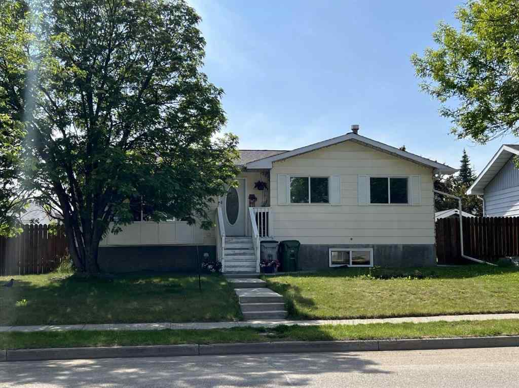 MLS® A2199603 - 1402 Edson Drive   in Edson Edson, Residential