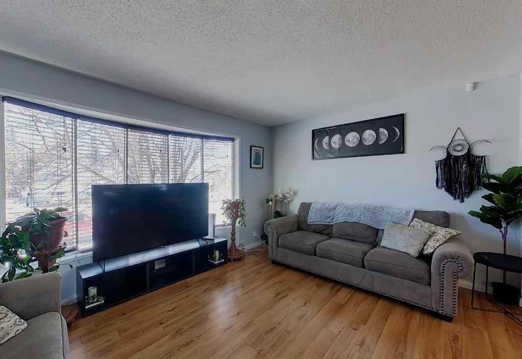 MLS® A2199603 - 1402 Edson Drive   in Edson Edson, Residential