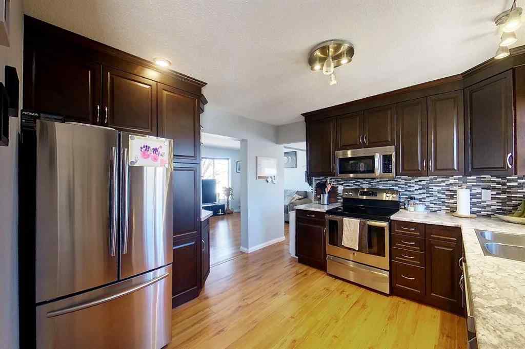 MLS® A2199603 - 1402 Edson Drive   in Edson Edson, Residential